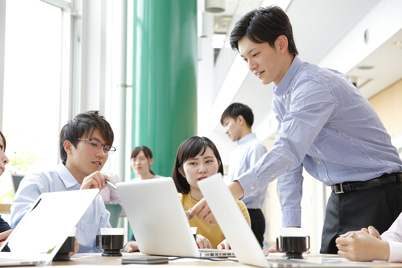 働き方改革の今こそ導入しよう！制作業務を効率化するツール4選