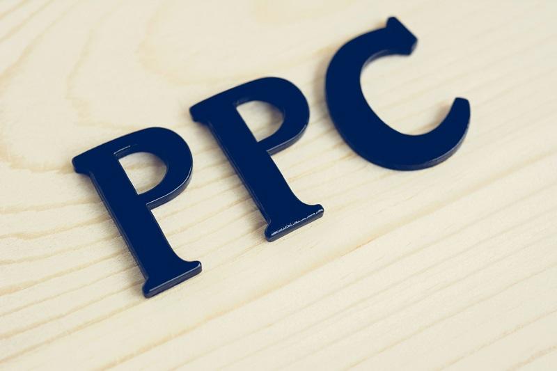 クリック課金型広告（PPC広告）とは？仕組みやメリット、リスティング広告との違いを解説！