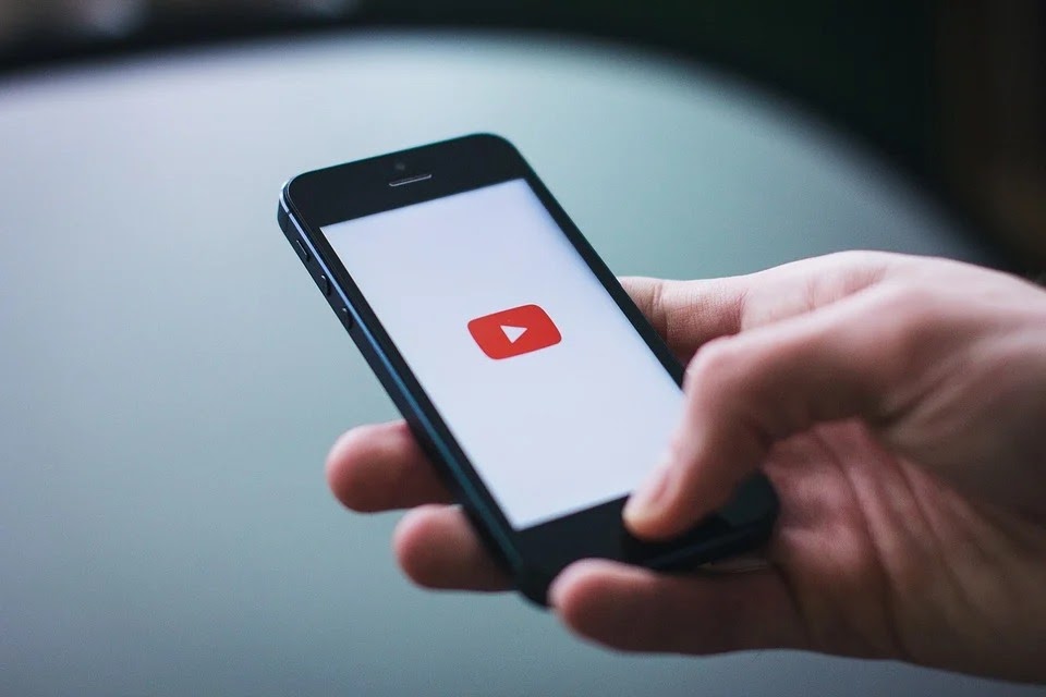 YouTubeのバンパー広告とは？広告の特徴や効果、メリット・デメリットを解説！